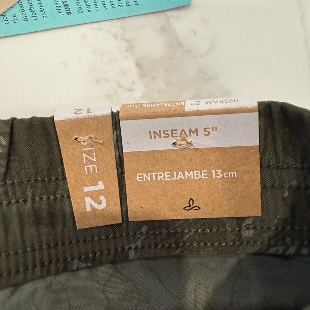 Prana NWT Halle E-Waist Short II 5” Inseam Women’s 12 Dark Green Camo Pockets - Picture 4 of 9
